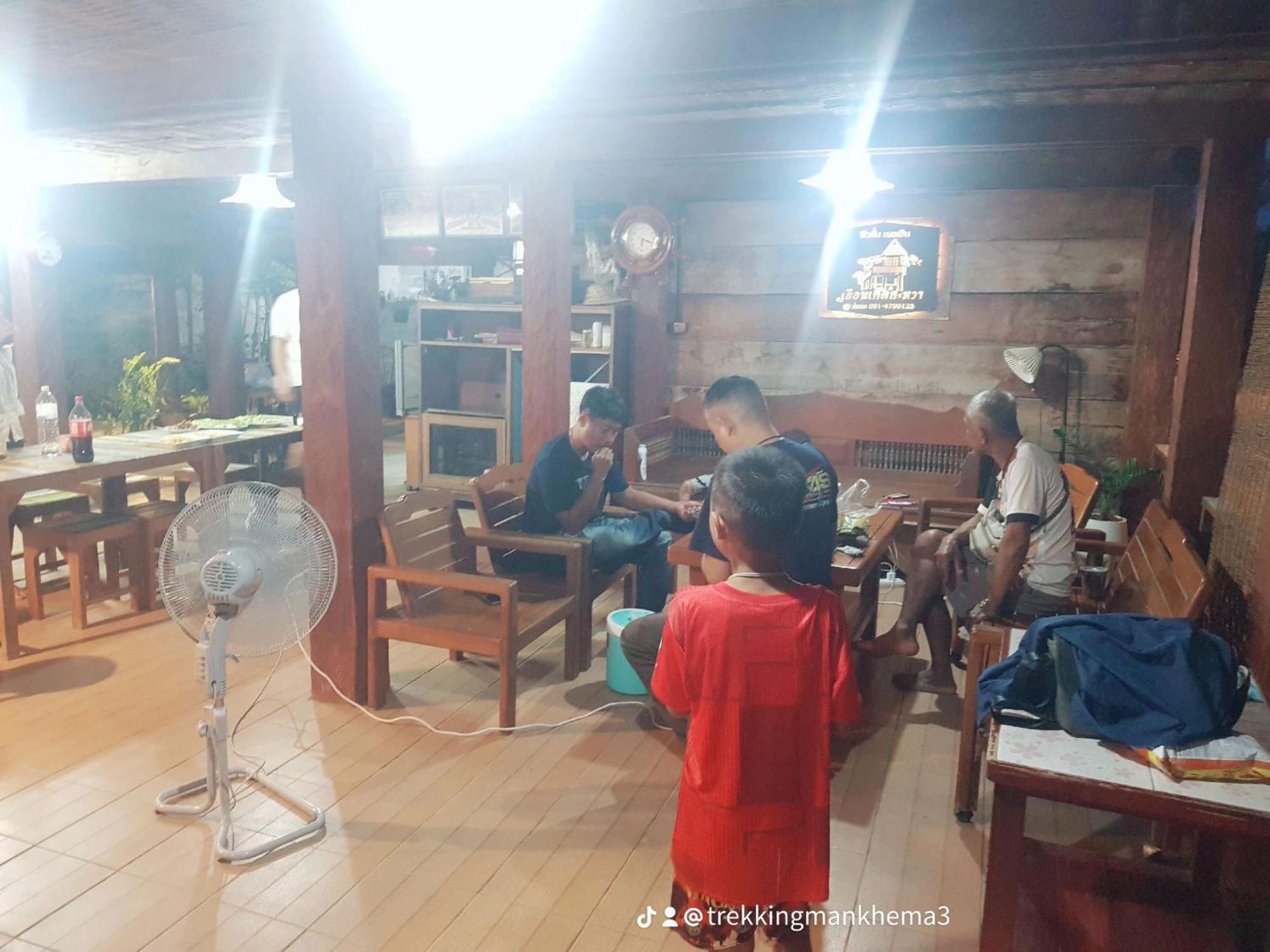 Kedthawa Homestay เฮือนเก็ดถะหวา Ban Cho Lae Esterno foto